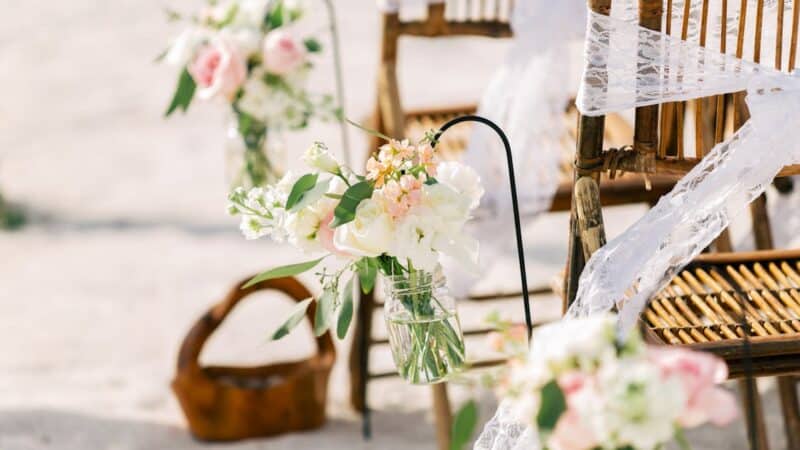 A Guide to Choosing Wedding Flowers That Suit Your Venue